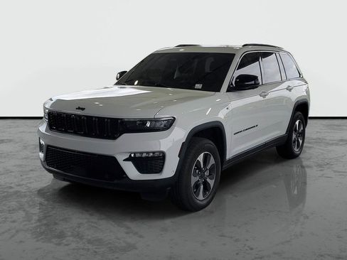 Used 2022 Jeep Grand Cherokee Limited 4xe w/ Luxury Tech Group II AWD/4WD image 4