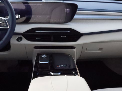 New 2026 Buick Enclave Avenir w/ Super Cruise Package image 11