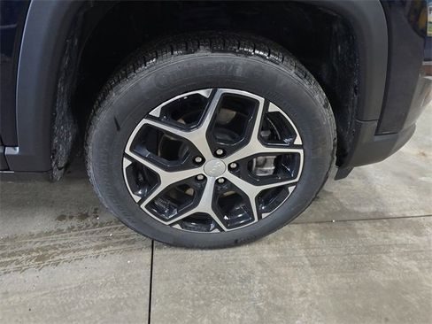 Used 2024 Jeep Compass Limited image 18