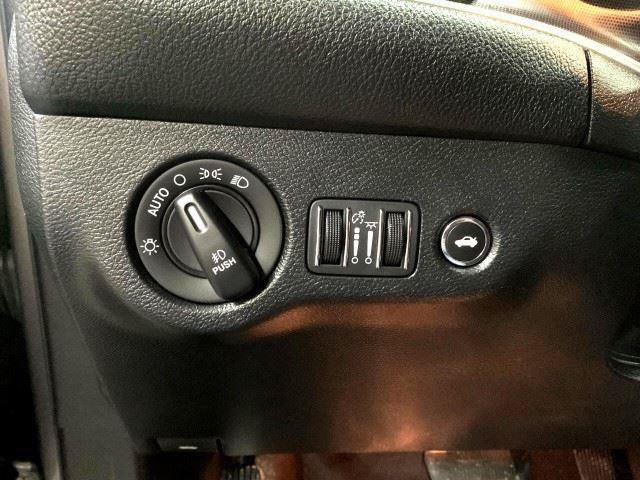 Used 2018 Dodge Challenger R/T Scat Pack w/ Leather Interior Group RWD image 26