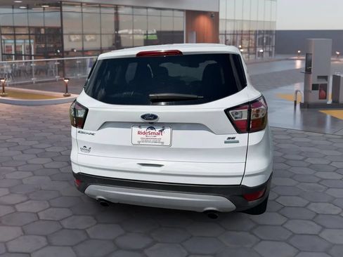 Used 2018 Ford Escape SE FWD image 10