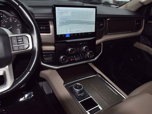 Used 2022 Ford Expedition Max Limited image 27