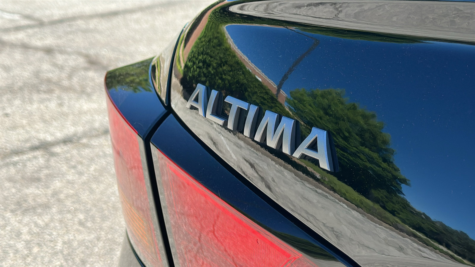 Certified 2024 Nissan Altima 2.5 SV w/ SV Premium Package AWD/4WD image 9