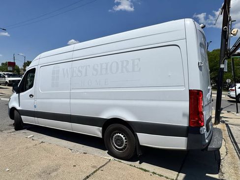 Used 2021 Mercedes-Benz Sprinter 2500 w/ Driver Convenience Package image 4