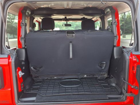 Used 2019 Jeep Wrangler Sport AWD/4WD image 26