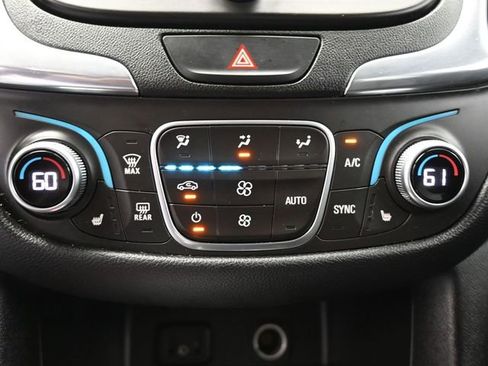 Used 2018 Chevrolet Equinox Premier image 13