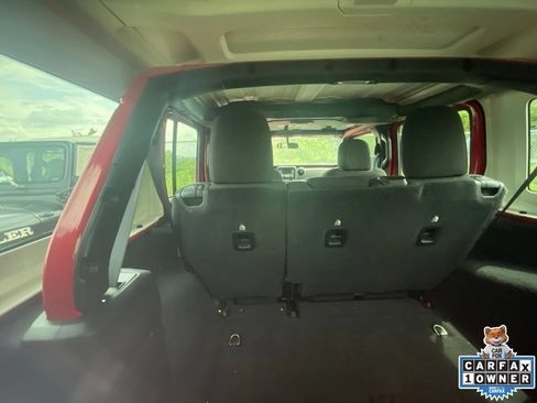 Used 2018 Jeep Wrangler Unlimited Sport S AWD/4WD image 7