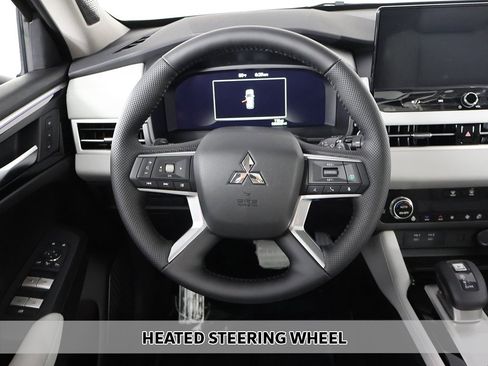 New 2025 Mitsubishi Outlander Platinum Edition image 12