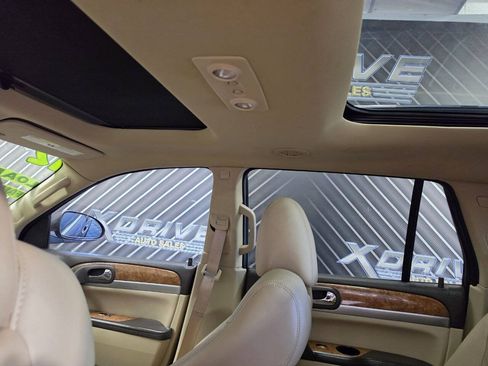 Used 2012 Buick Enclave Premium FWD image 27