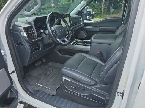 Used 2023 Ford F250 Lariat w/ Lariat Ultimate Package AWD/4WD image 9