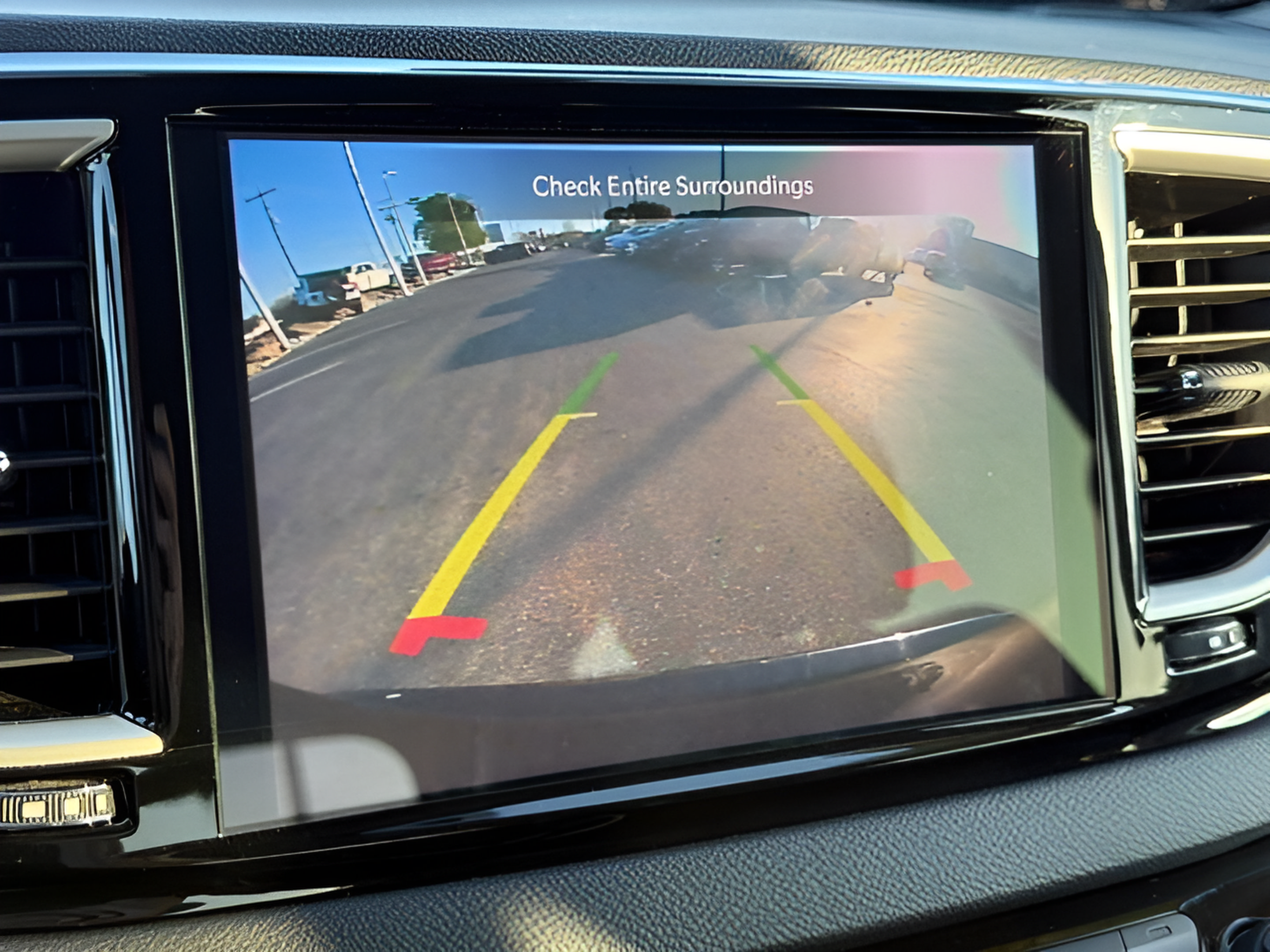 Used 2024 Chrysler Pacifica Touring-L FWD image 26