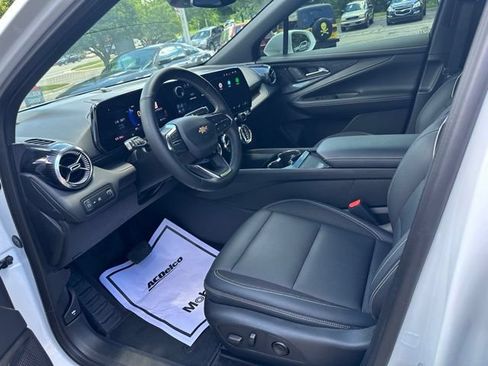 Used 2024 Chevrolet Blazer EV LT AWD/4WD image 12