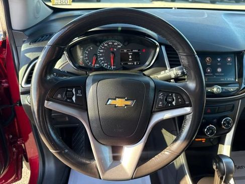 Used 2020 Chevrolet Trax LT w/ Sun & Sound Package AWD/4WD image 13