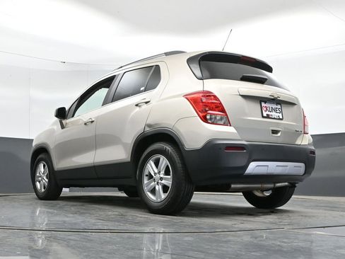 Used 2016 Chevrolet Trax LT w/ LT Convenience Package FWD image 41