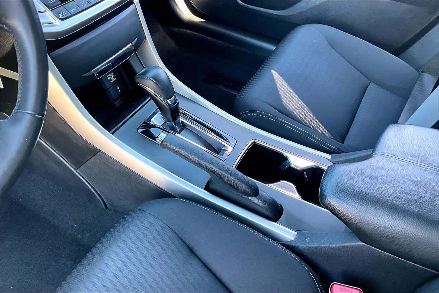 Used 2015 Honda Accord Sport image 17