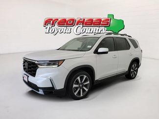 Used 2023 Honda Pilot Touring video 1