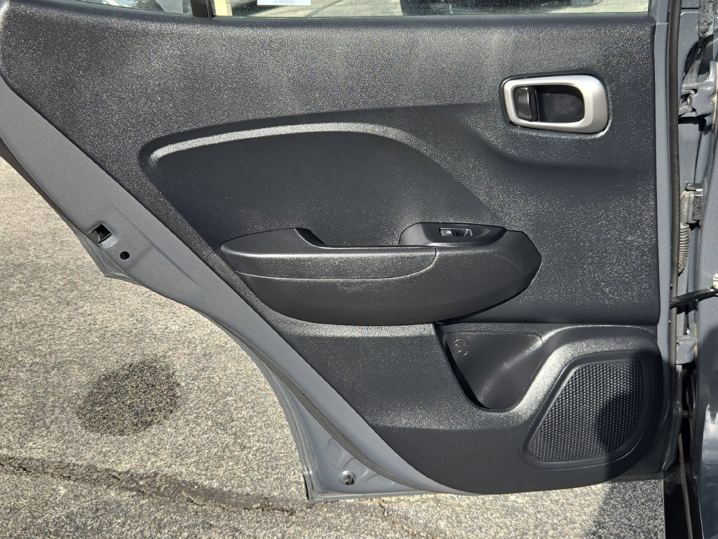 Used 2026 Hyundai Venue SEL FWD image 27