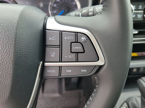 Used 2026 Toyota Highlander XLE AWD/4WD image 22