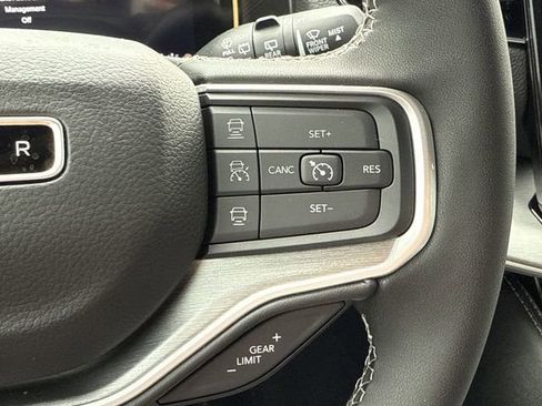 New 2025 Jeep Wagoneer Series II AWD/4WD image 22