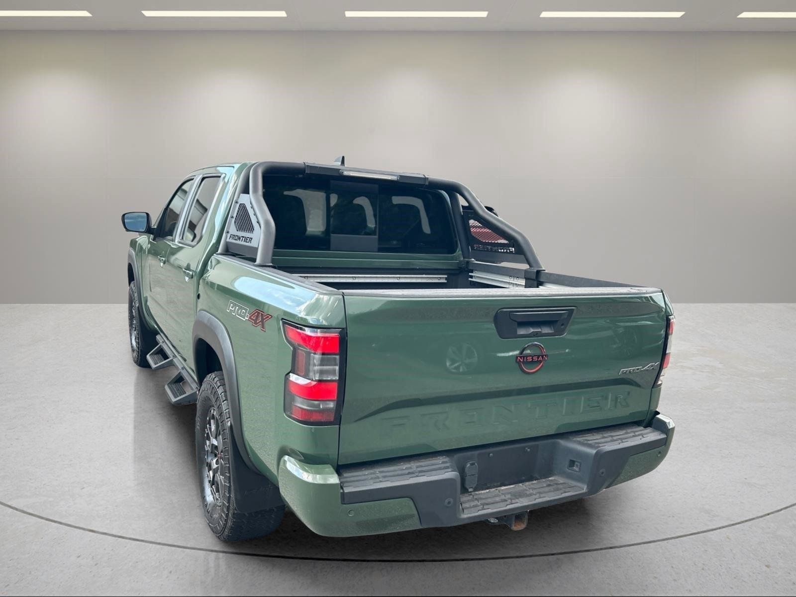 Used 2023 Nissan Frontier PRO-4X w/ Pro-4X Premium Package AWD/4WD image 3