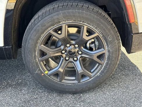 New 2026 Jeep Grand Wagoneer Limited image 40