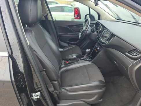 Used 2021 Buick Encore Preferred AWD/4WD image 7