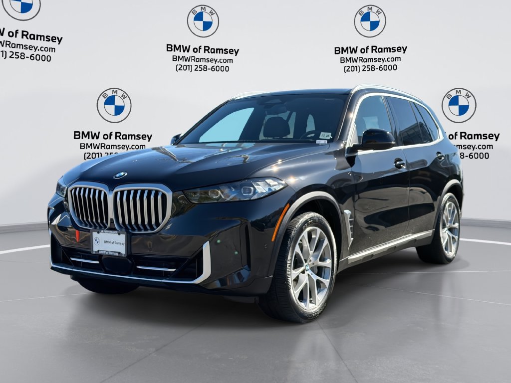 Used 2024 BMW X5 xDrive40i w/ Premium Package AWD/4WD image 1