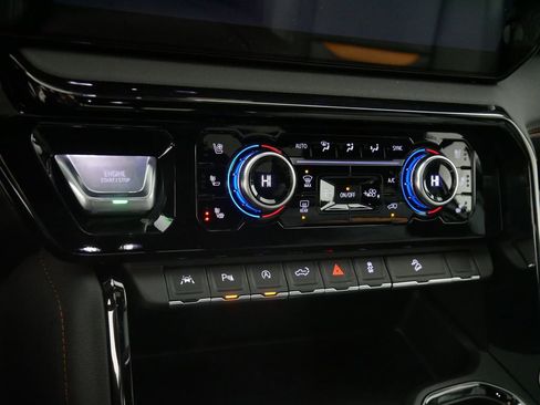 New 2026 GMC Sierra 1500 AT4 w/ AT4 Premium Package AWD/4WD image 27