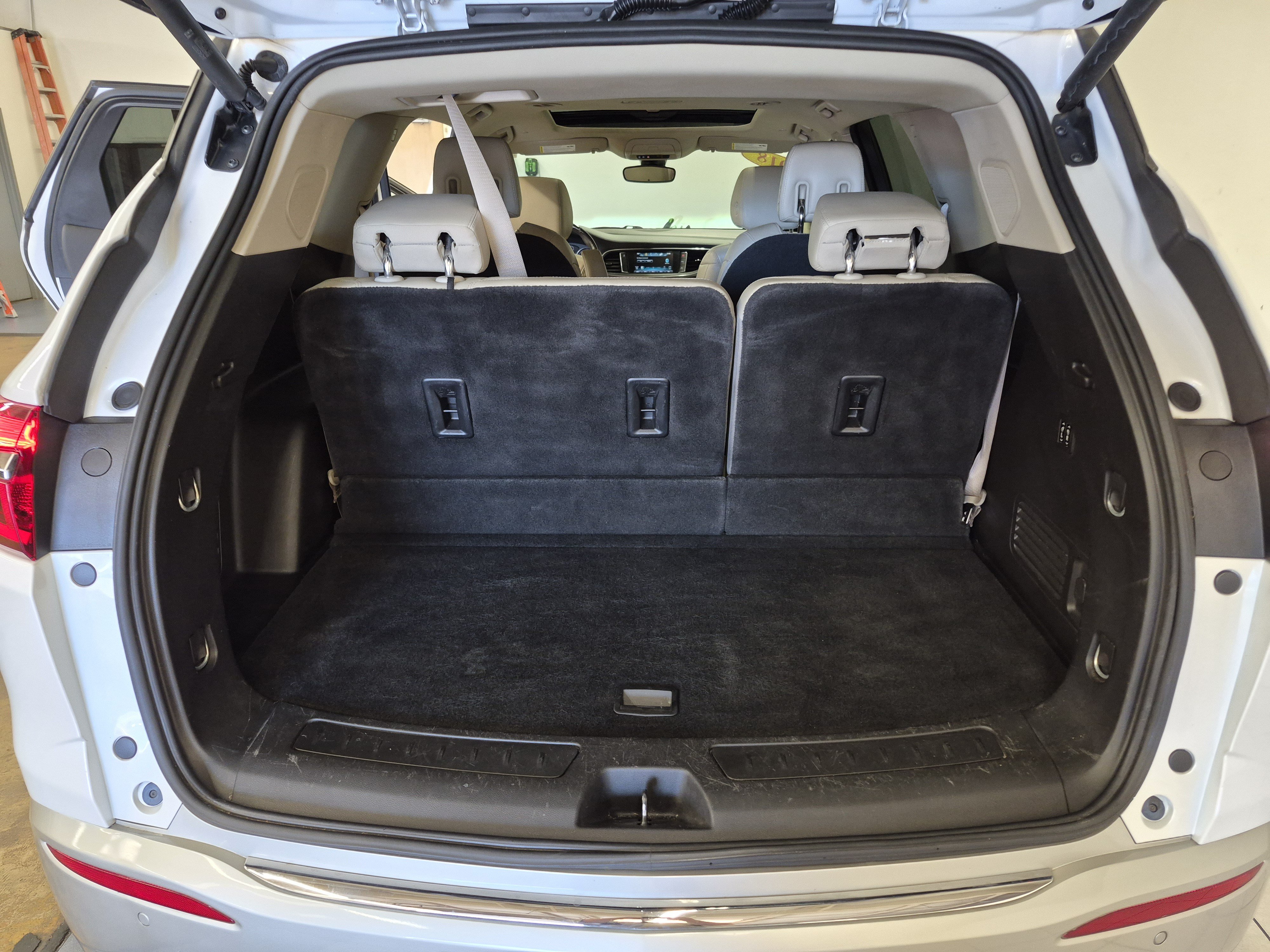 Used 2018 Buick Enclave Premium FWD image 18
