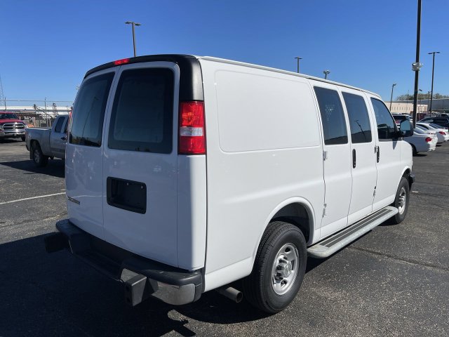 Used 2025 Chevrolet Express 2500 w/ Driver Convenience Package RWD image 15