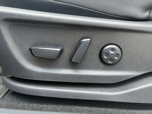 Used 2023 Nissan Ariya FWD image 14