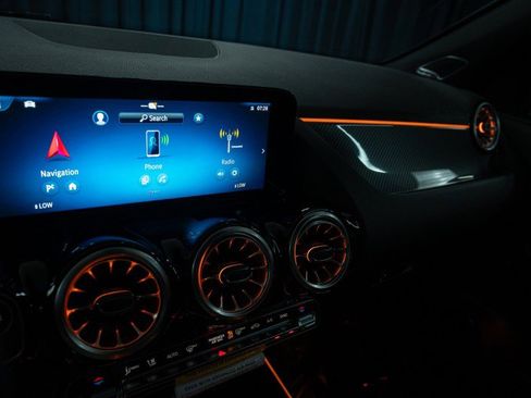 New 2026 Mercedes-Benz GLA 35 AMG 4MATIC image 18