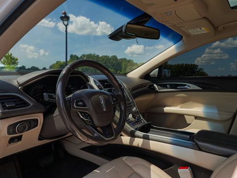 Used 2017 Lincoln MKZ Reserve w/ Climate Package AWD/4WD image 9