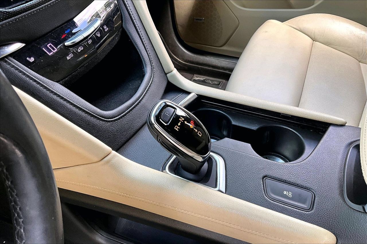 Used 2017 Cadillac XT5 Luxury w/ Driver Awareness Package FWD image 15