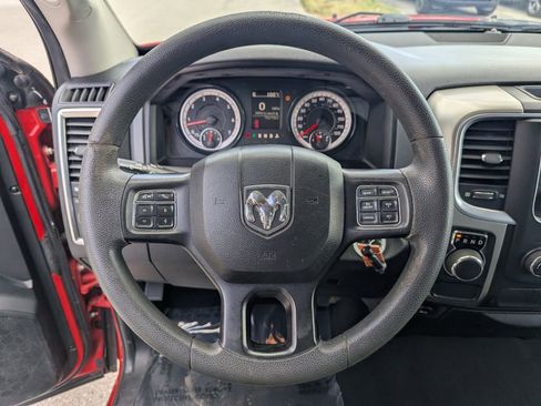 Used 2020 RAM 1500 Classic SLT image 25