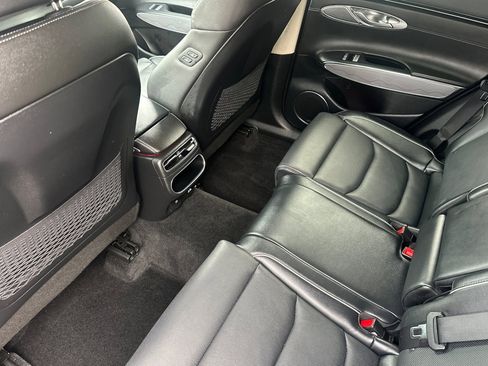 Used 2022 Genesis GV70 2.5T w/ Advanced Package image 12