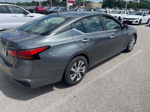 Used 2020 Nissan Altima 2.5 S FWD image 3