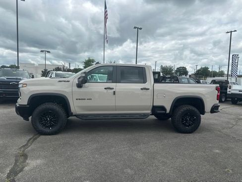 New 2026 Chevrolet Silverado 2500 ZR2 w/ LPO, Dark Essentials Package AWD/4WD image 6