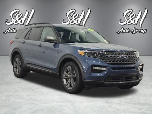 Used 2021 Ford Explorer XLT w/ Equipment Group 202A AWD/4WD image 2