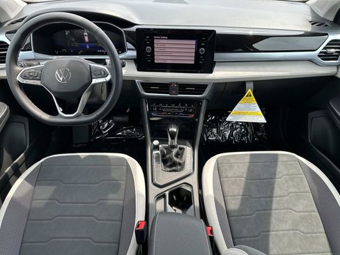 New 2025 Volkswagen Taos SE image 13