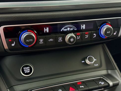 Certified 2025 Audi Q3 2.0T Premium Plus w/ Premium Plus Package image 21