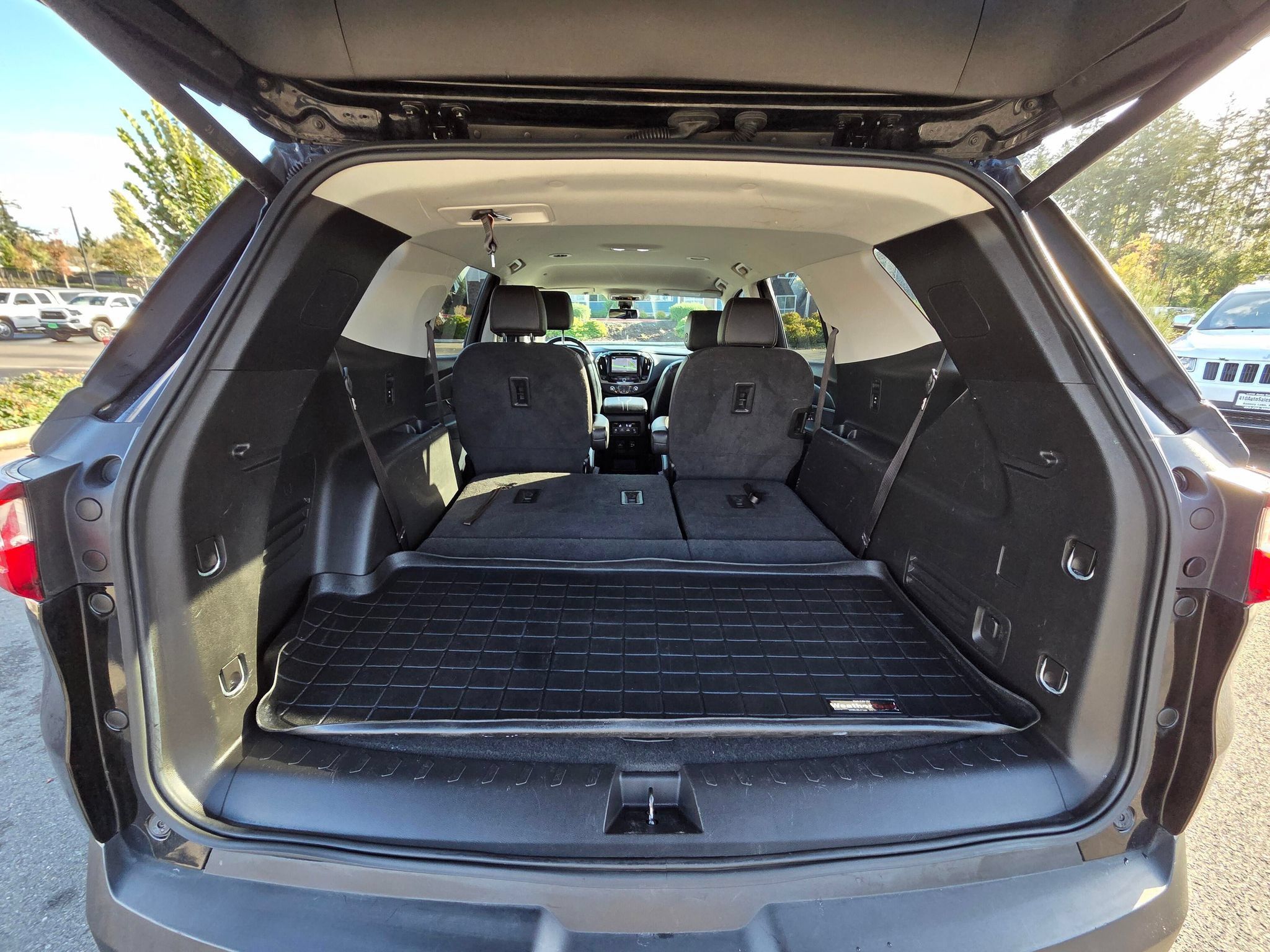Used 2019 Chevrolet Traverse LT w/ LT Premium Package AWD/4WD image 23
