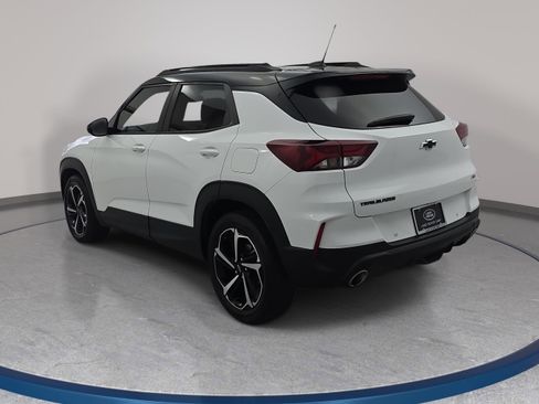 Used 2023 Chevrolet TrailBlazer RS w/ Sun and Liftgate Package image 7