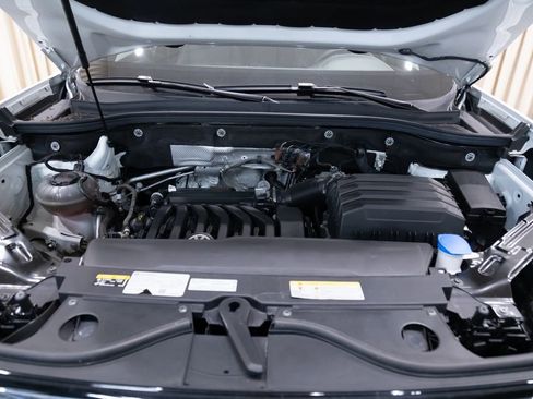 Used 2023 Volkswagen Atlas Cross Sport SE w/ Panoramic Sunroof Package image 26