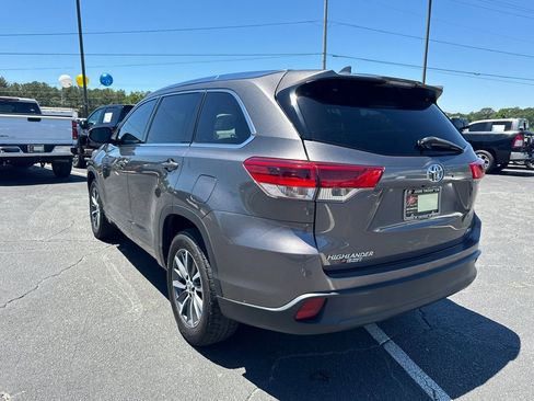 Used 2018 Toyota Highlander XLE FWD image 8