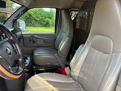 Used 2014 Chevrolet Express 2500 RWD image 8