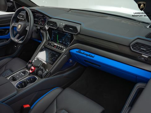 Used 2024 Lamborghini Urus S image 21