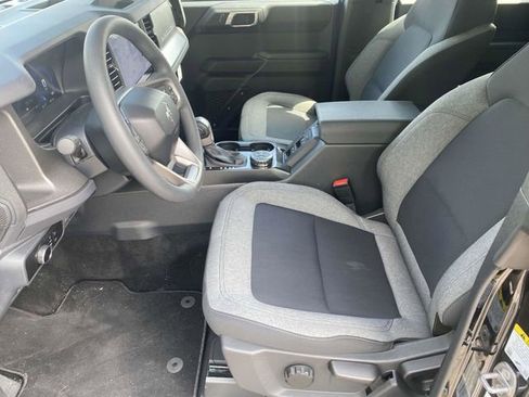 New 2025 Ford Bronco 4-Door image 13