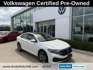 Used 2023 Volkswagen Jetta SE FWD video 1
