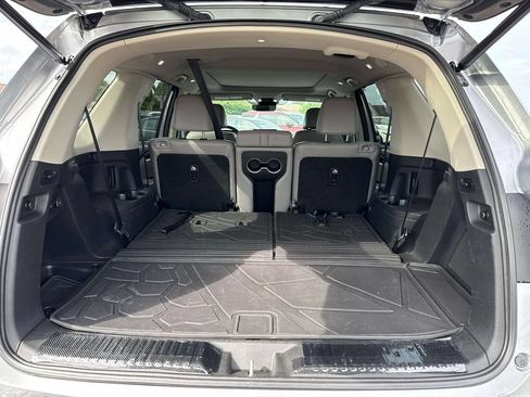 Used 2024 Honda Pilot Touring image 6